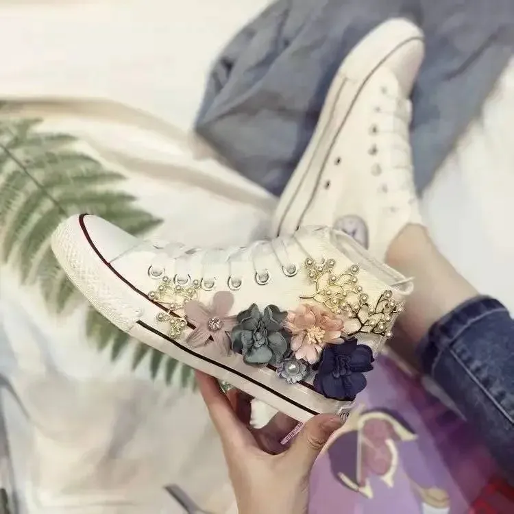 binfenxie  -  Women's Sports Shoes High-top Canvas Shoes Sweet Lace-up Shoes for Women White / Black Flowers Student Pretty Fairy Sneakers