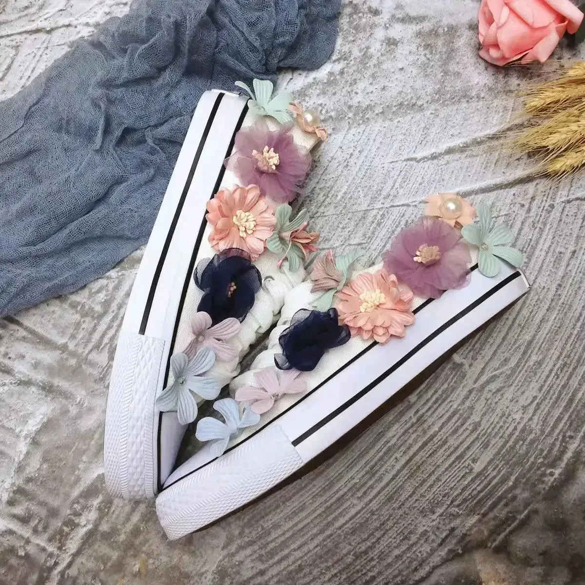 binfenxie  -  Women's Sports Shoes High-top Canvas Shoes Sweet Lace-up Shoes for Women White / Black Flowers Student Pretty Fairy Sneakers