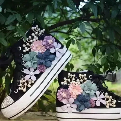 binfenxie  -  Women's Sports Shoes High-top Canvas Shoes Sweet Lace-up Shoes for Women White / Black Flowers Student Pretty Fairy Sneakers