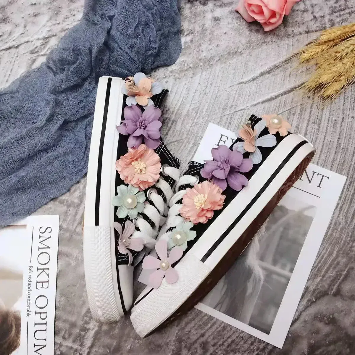 binfenxie  -  Women's Sports Shoes High-top Canvas Shoes Sweet Lace-up Shoes for Women White / Black Flowers Student Pretty Fairy Sneakers